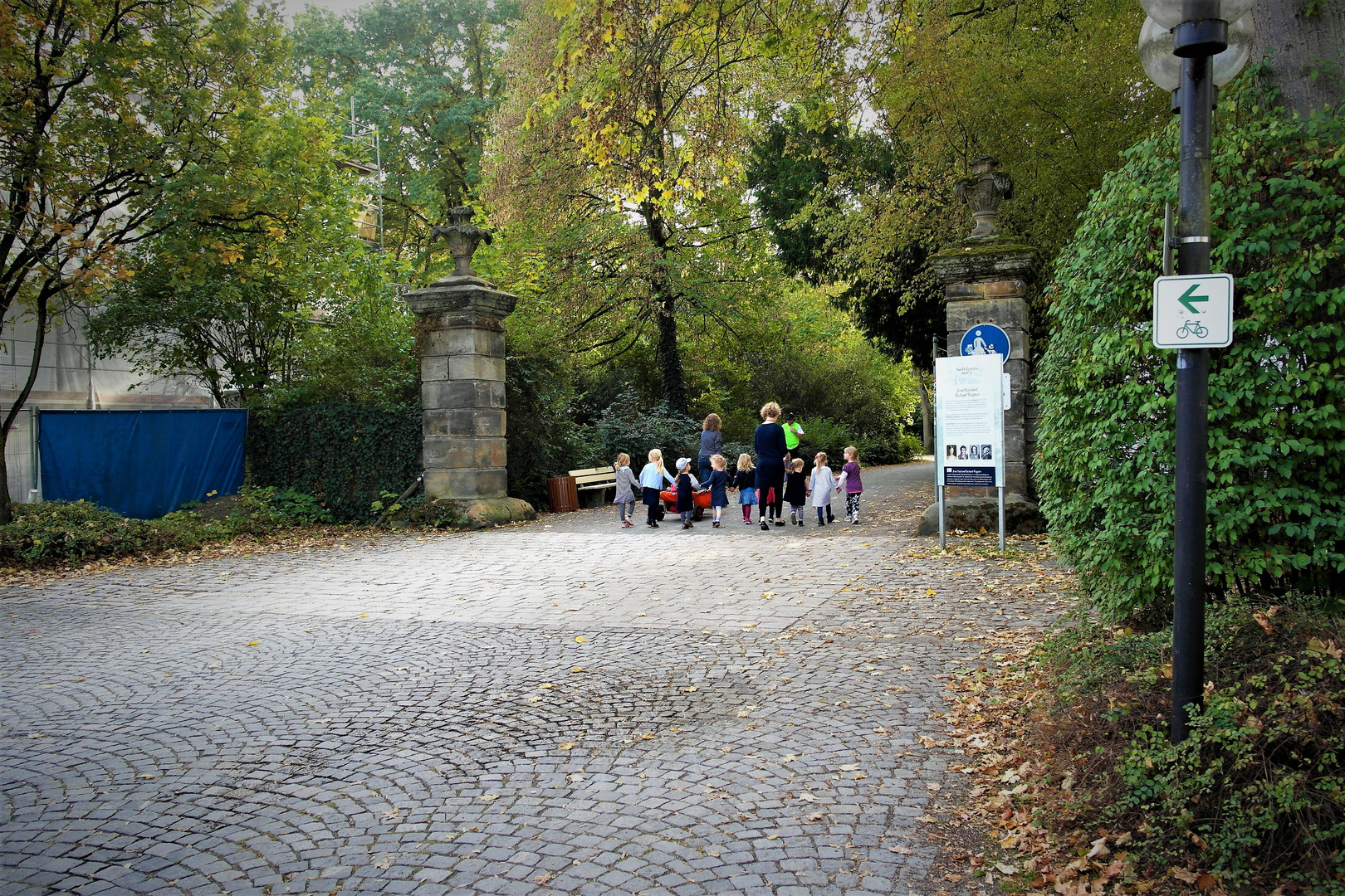 Bayreuth  :Nähe Villa Wahnfried  Ab in den Hofgarten 