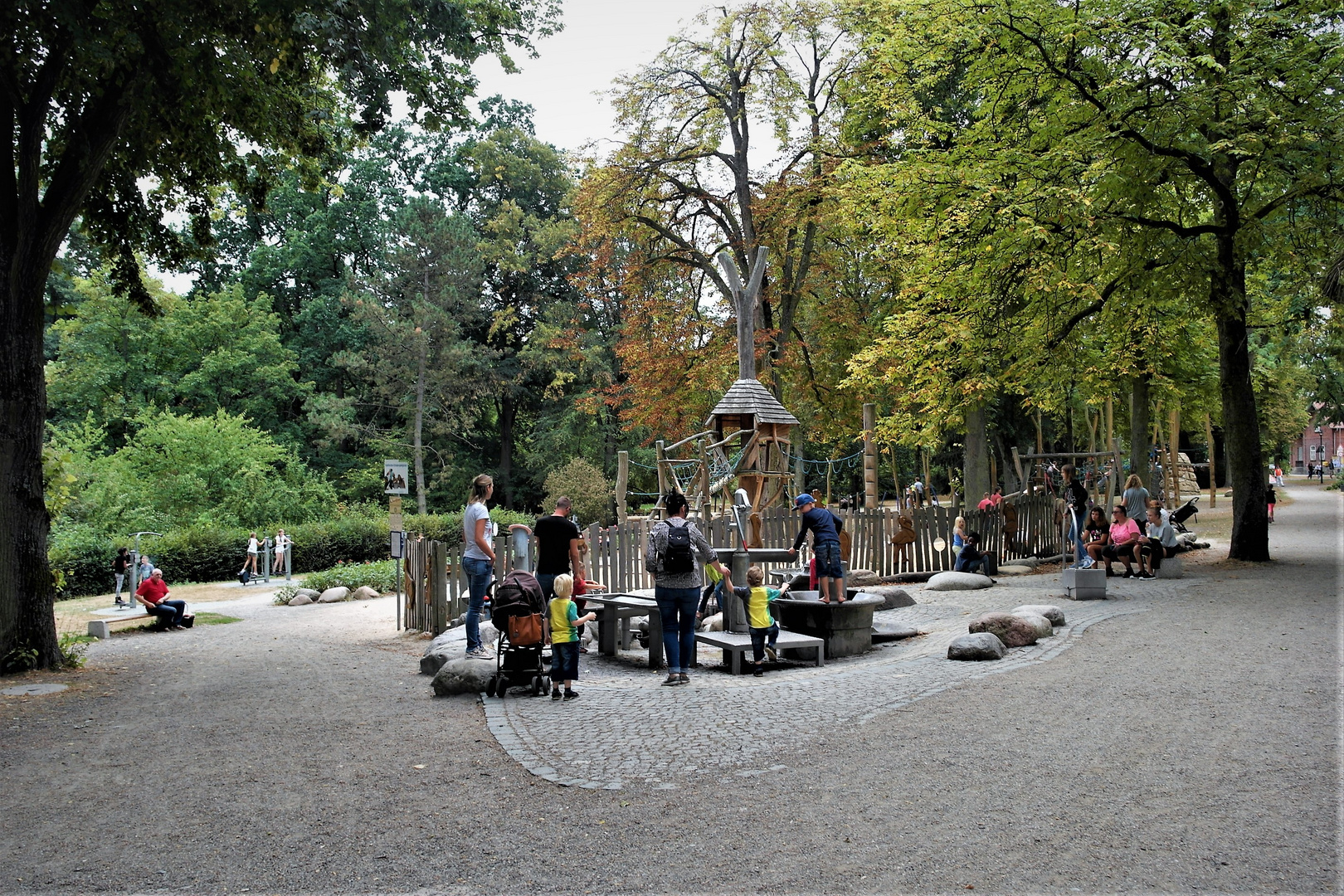 Bayreuth Röhrensee  heiß geliebt Wasserspielplatz