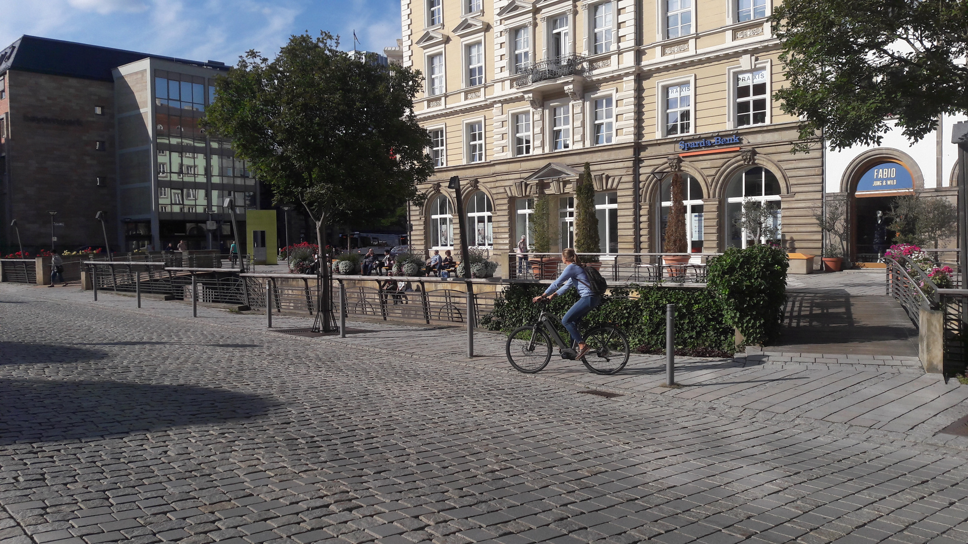 Bayreuth: Sonnenanbeter am Canale Grande