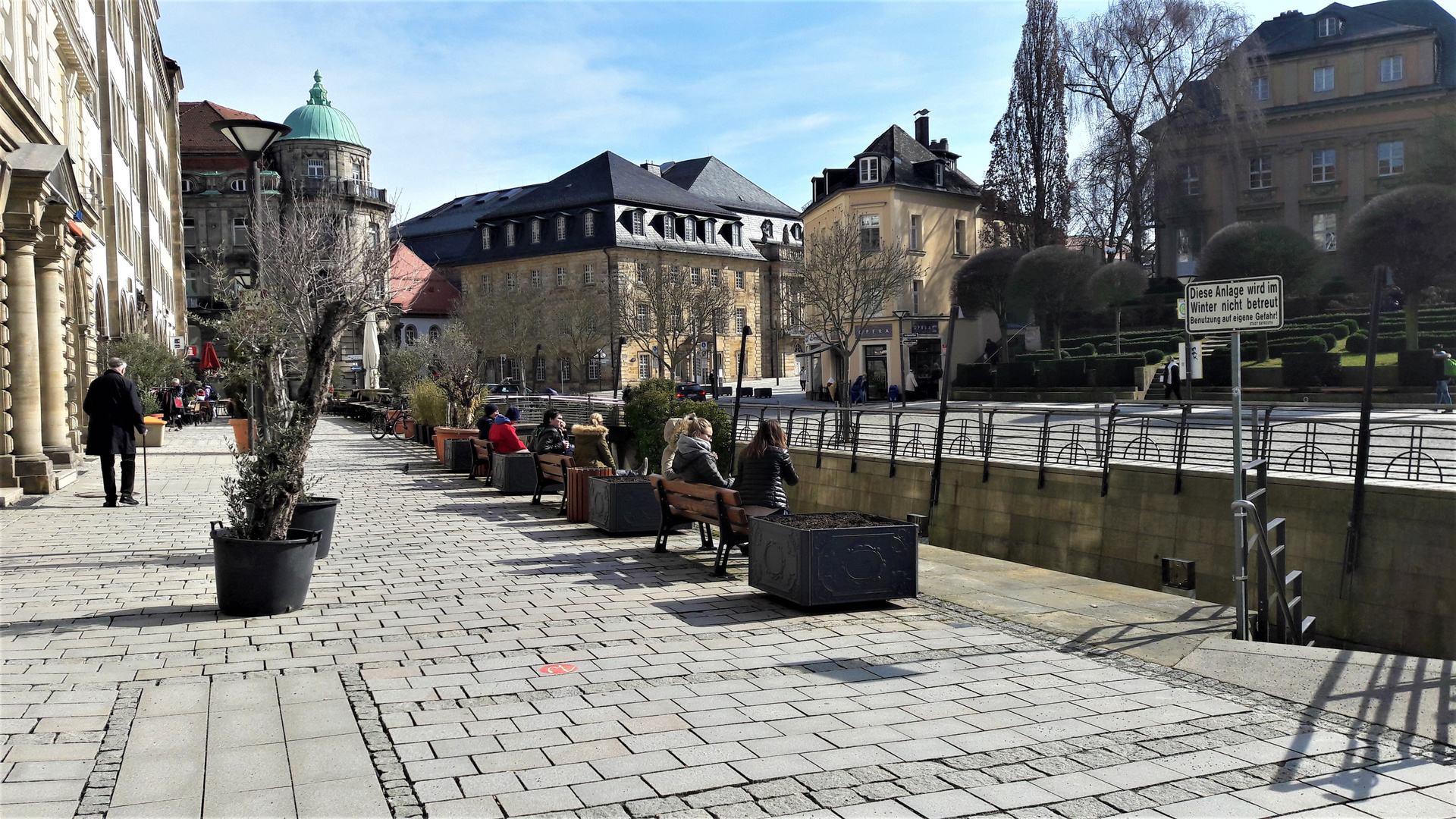 Bayreuth: Sonnenhungrige am Canale Grande