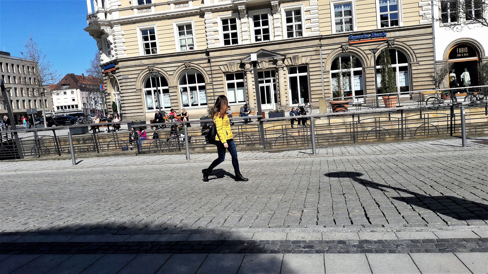 Bayreuth :Sonnenhungringe  auf den Stufen des "Canale Grande"