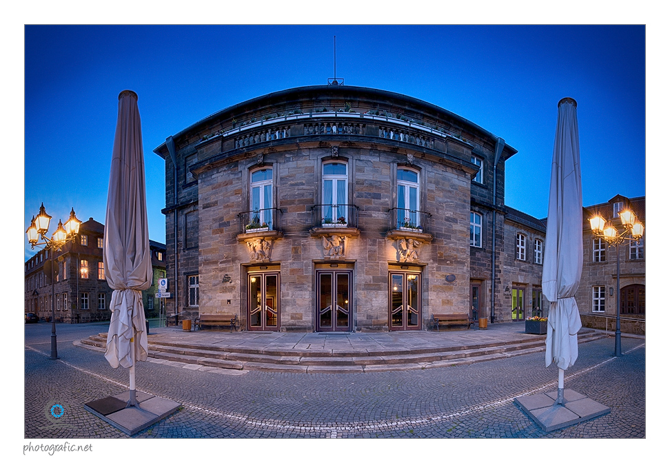 Bayreuth | Stadthalle bei Nacht