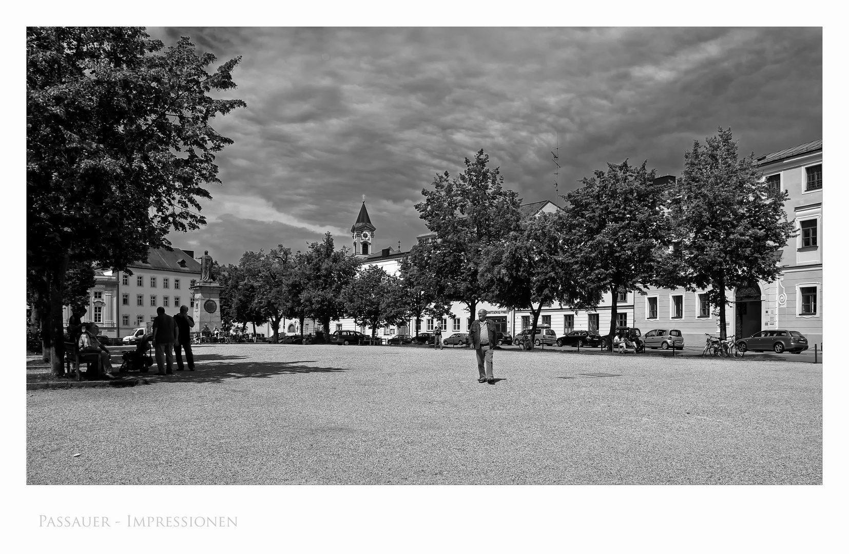 Bayrische Impressionen " Passau...Blick vom St. Stephansdom, zum Domplatz "