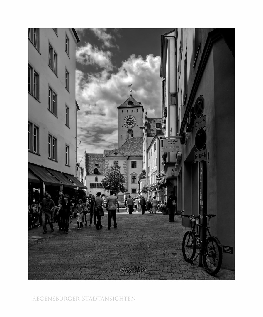Bayrische Impressionen " Regensburg - die Stadt der Kaufleute und Bürger - Blick auf das Rathaus "