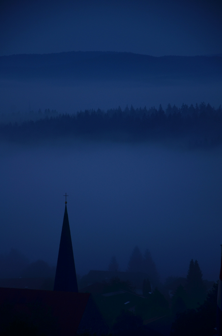 Bayrischer Wald kurz vor Sonnenaufgang