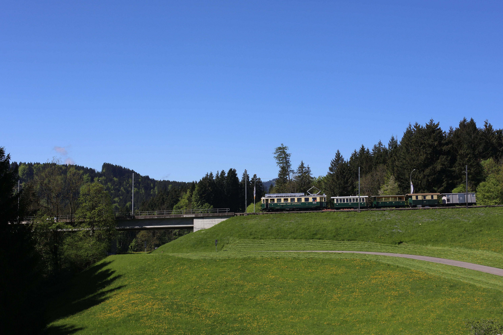 BCFeh 4/4 5 ("Föfi") auf der Strecke St. Gallen - Appenzell (2)