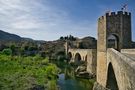 Besalu im Hinterland der Costa Brava von Ralf Schütten