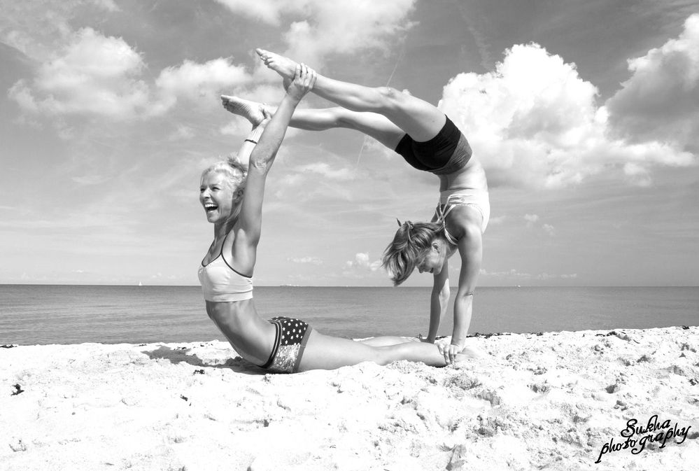 be part of the acroyoga circle