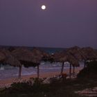 Beach and Mond