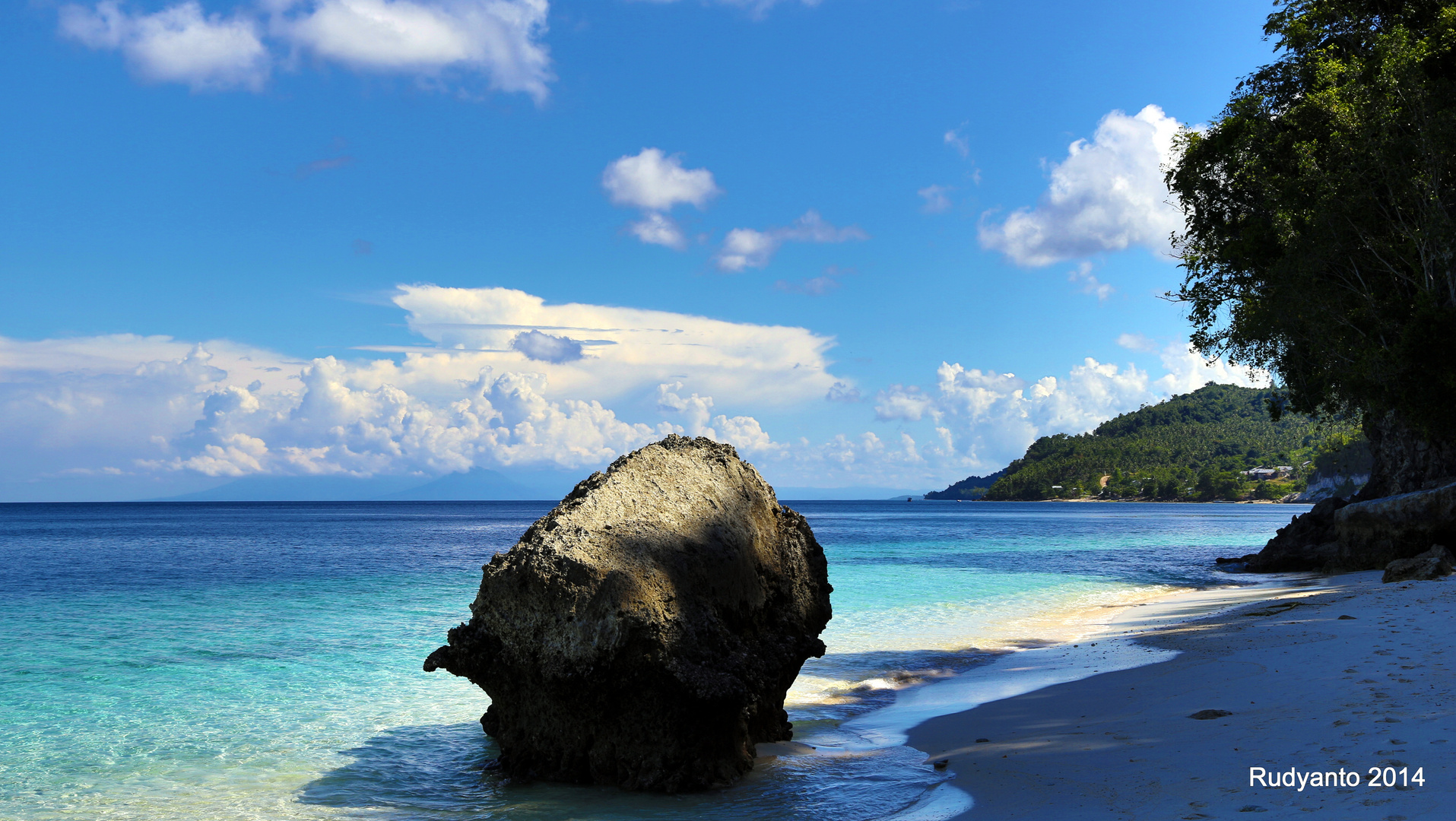 Beach north of Jere Tua, Halmahera