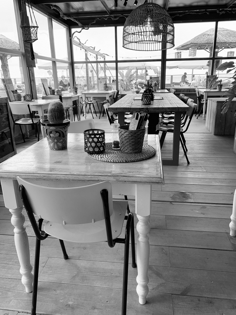 Beachclub Cocomo - black & white - Scheveningen, Niederlande 2019