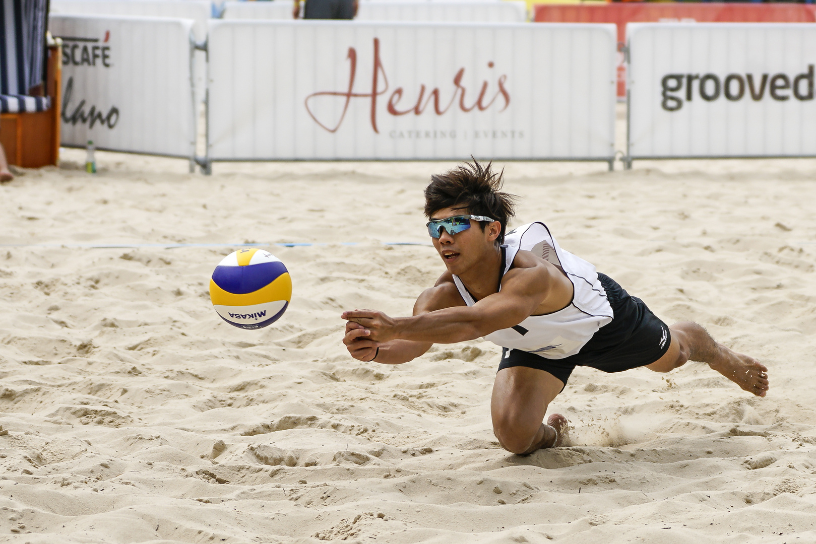 Beachvolleyball Foto & Bild | sport, outdoor, menschen Bilder auf