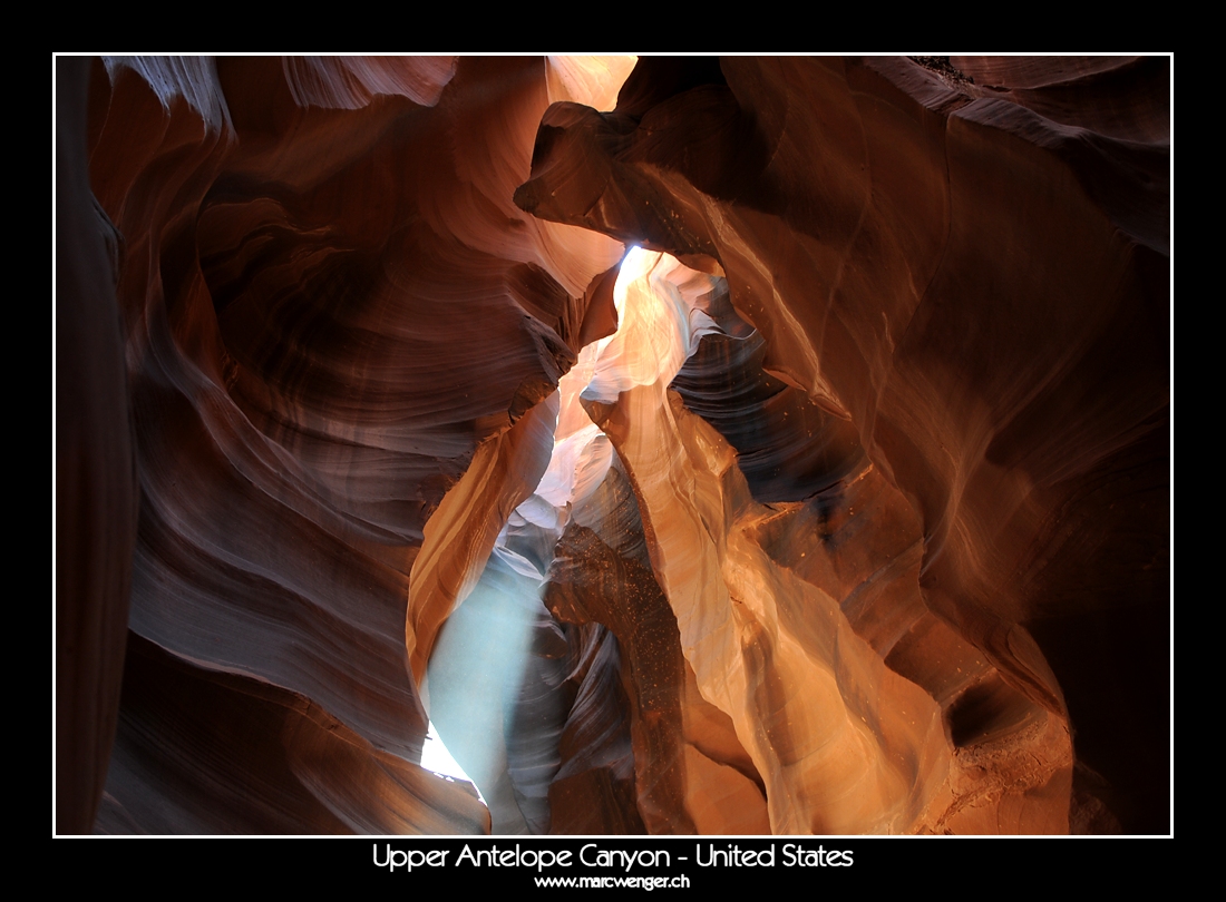 Beam of light in Upper Antelope Canyon - United States