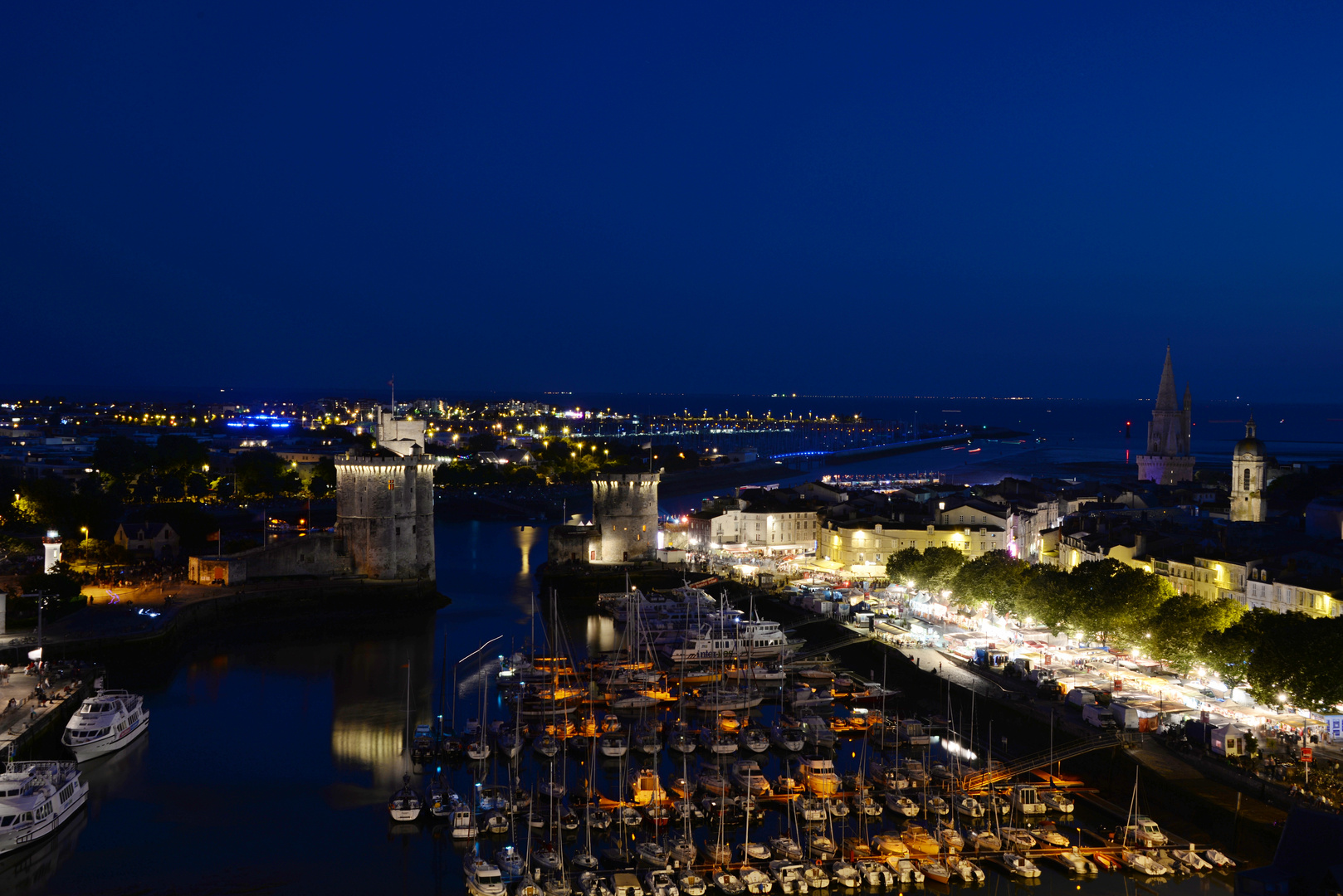 Beau de nuit également