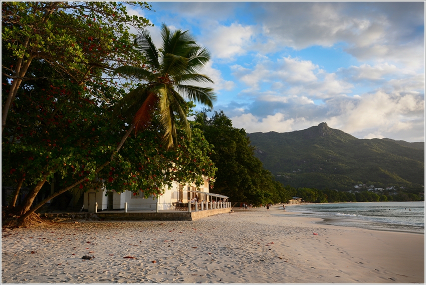 Beau Vallon ...