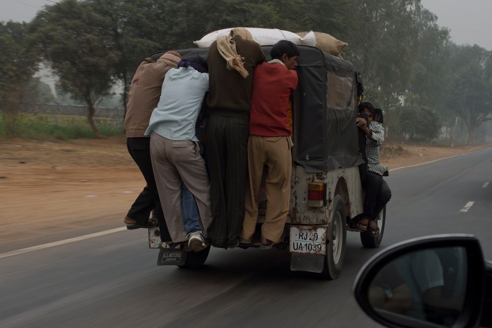 A cost-efficient ride - On the highway through Rajasthan by gruenauge