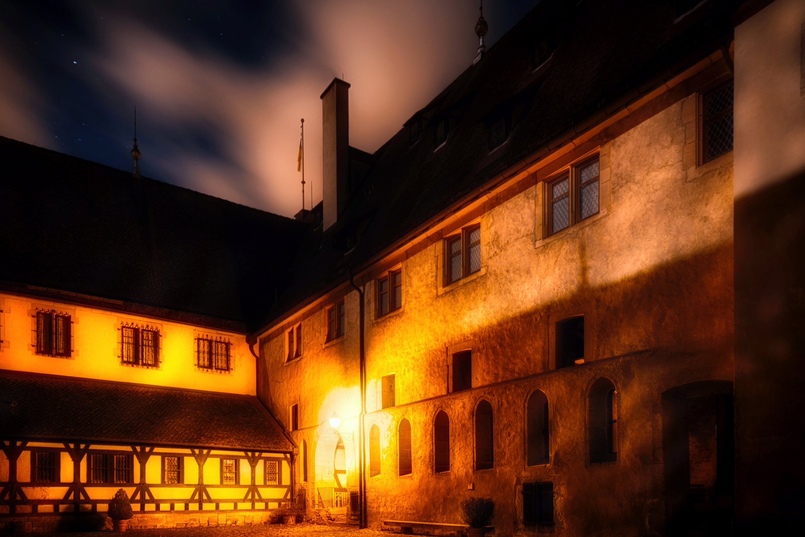 Bebenhausen - Innenhof bei Nacht