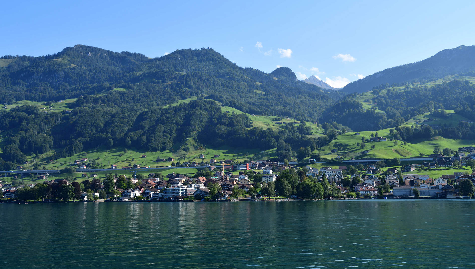 Beckenried et le lac des Quatre Cantons ...