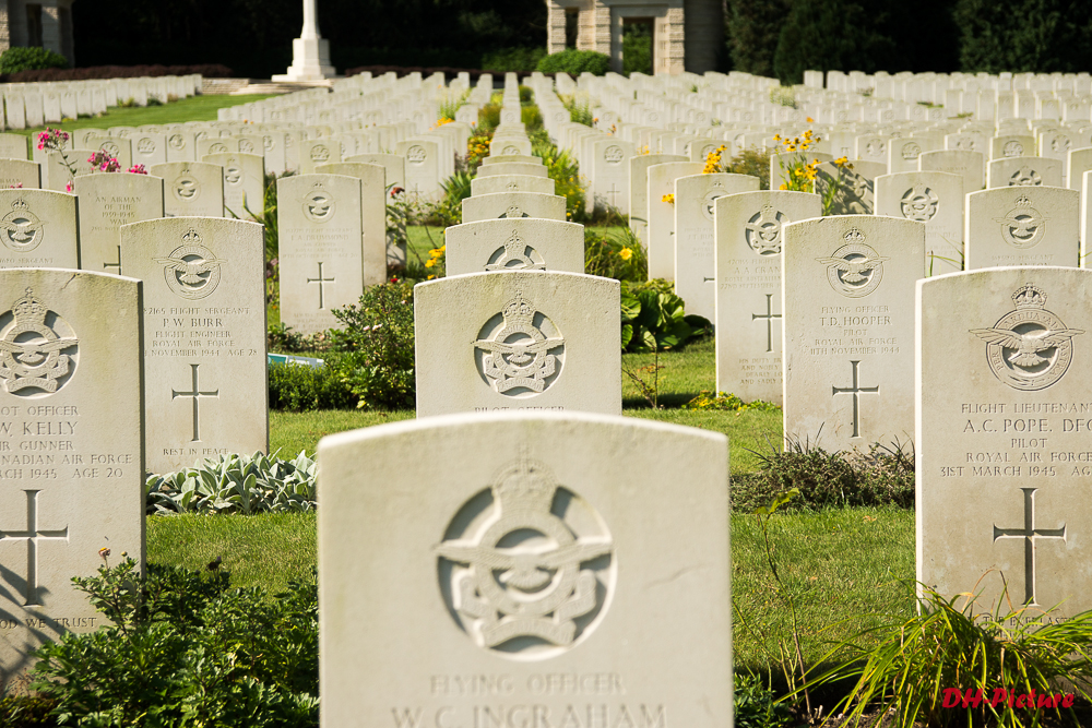 Becklingen War Cemetery