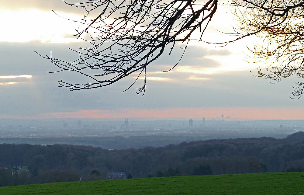 bedeckter Himmel über Köln