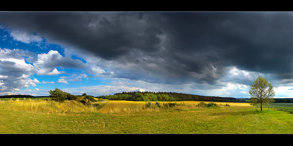 bedrohliche Wolken ziehen auf....