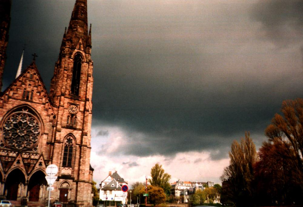 Bedrohlicher Himmel über Strasbourg