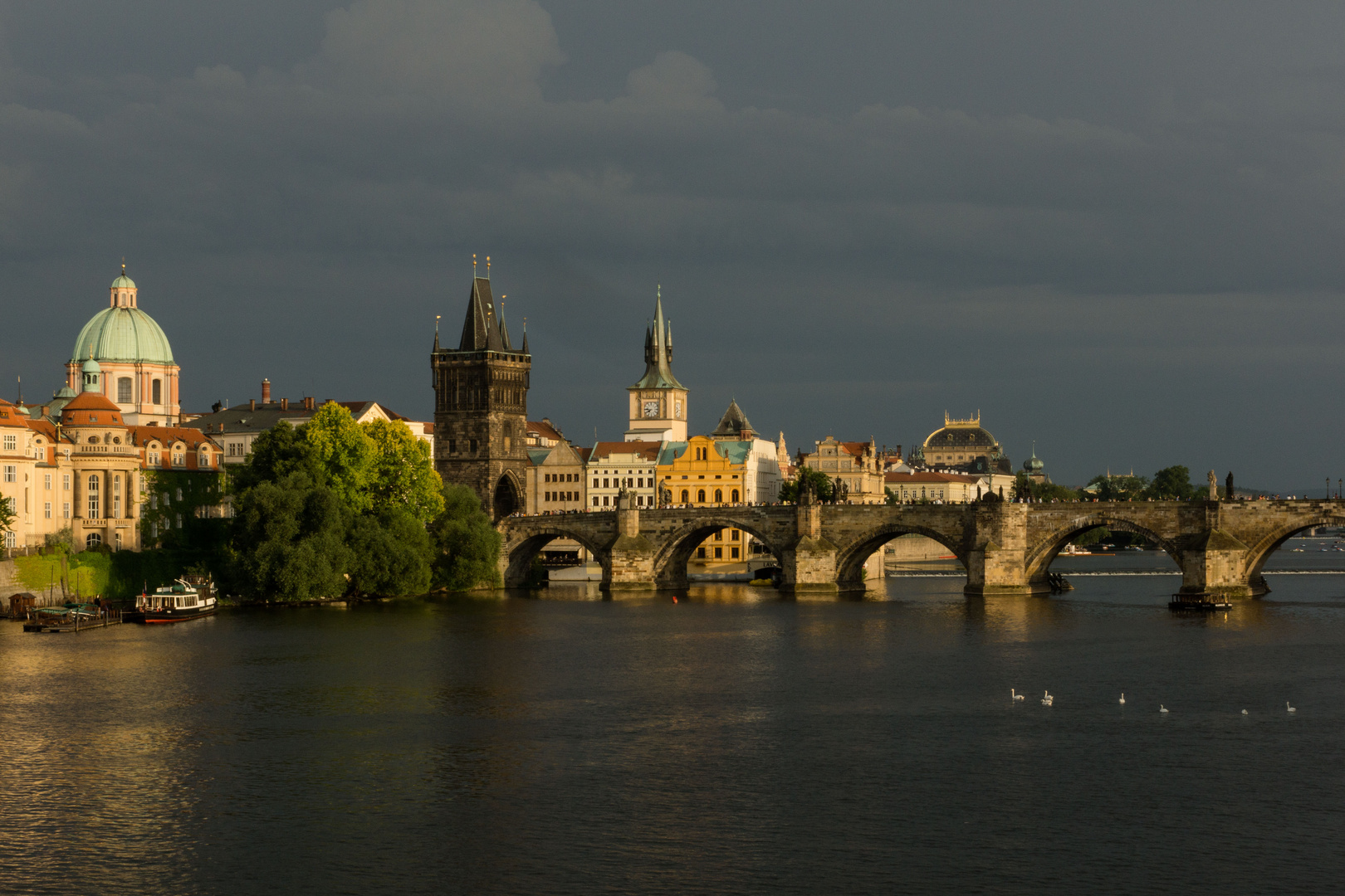 Bedrohliches Wetter über Prag