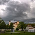 Bedrohung über dem Kloster