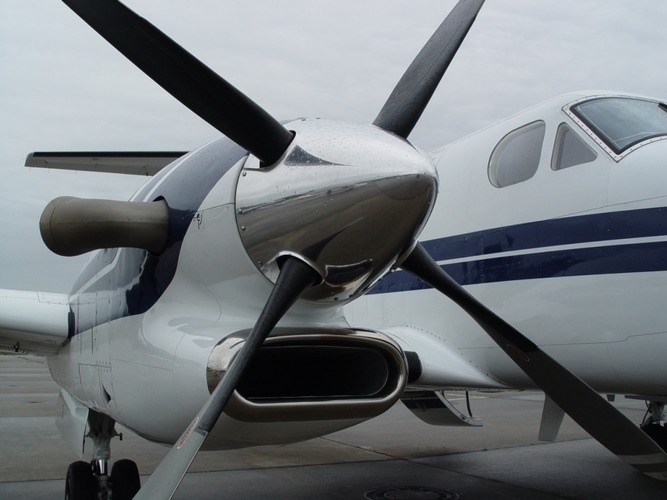 Beech KingAir300 at EDFZ