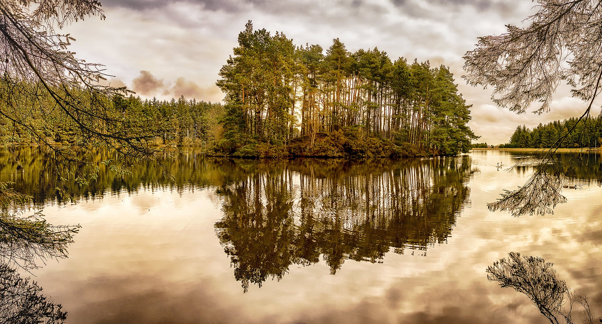 Beecraigs Loch