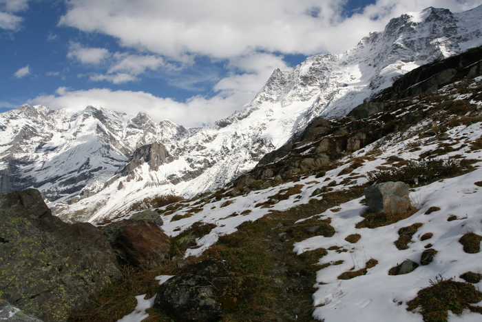 Beeindruckende Berglandschaft im "Hinteren Lauterbrunnental"  (Berner Oberland / Schweiz)