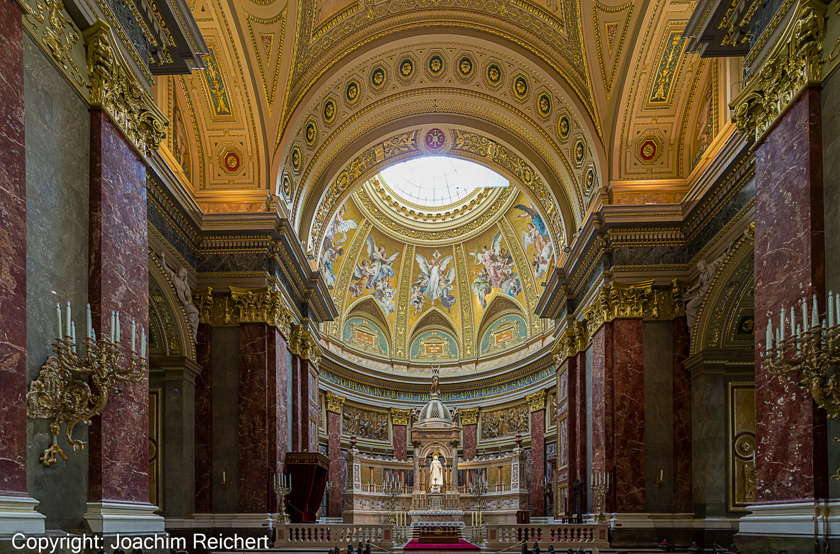 Beeindruckende Stephansbasilika in Budapest