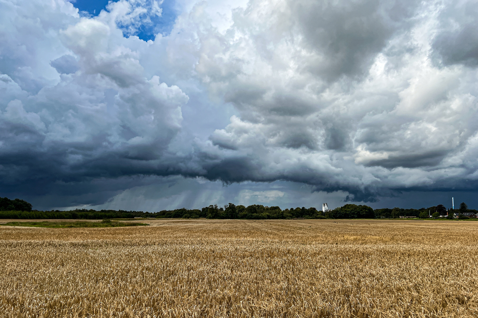 Beeindruckende Wolken, wunderbare Lichtstimmungen..