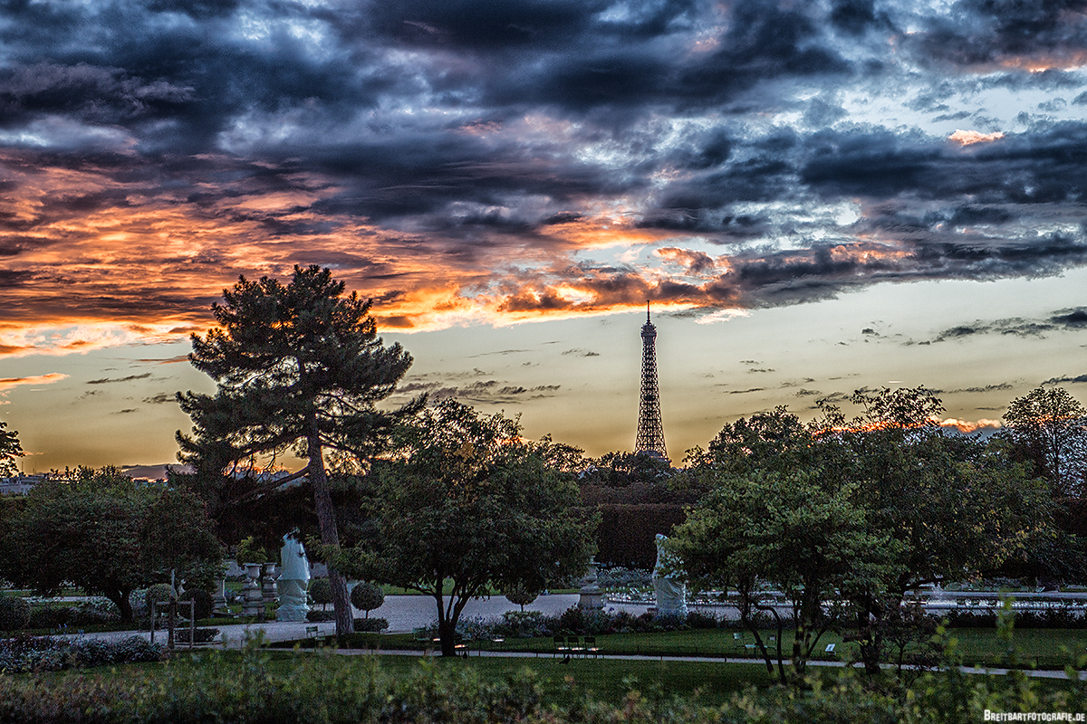 beeindruckender Himmel über Paris