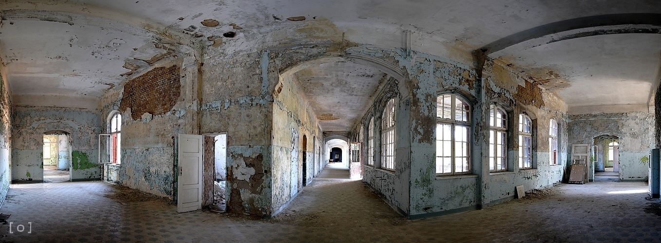 [ ] - - - [ ] - - - [ ] . beelitz-heilstaetten von InKoUsT 