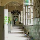 Beelitz Heilstätten 8 Flur mit Krankenzimmern