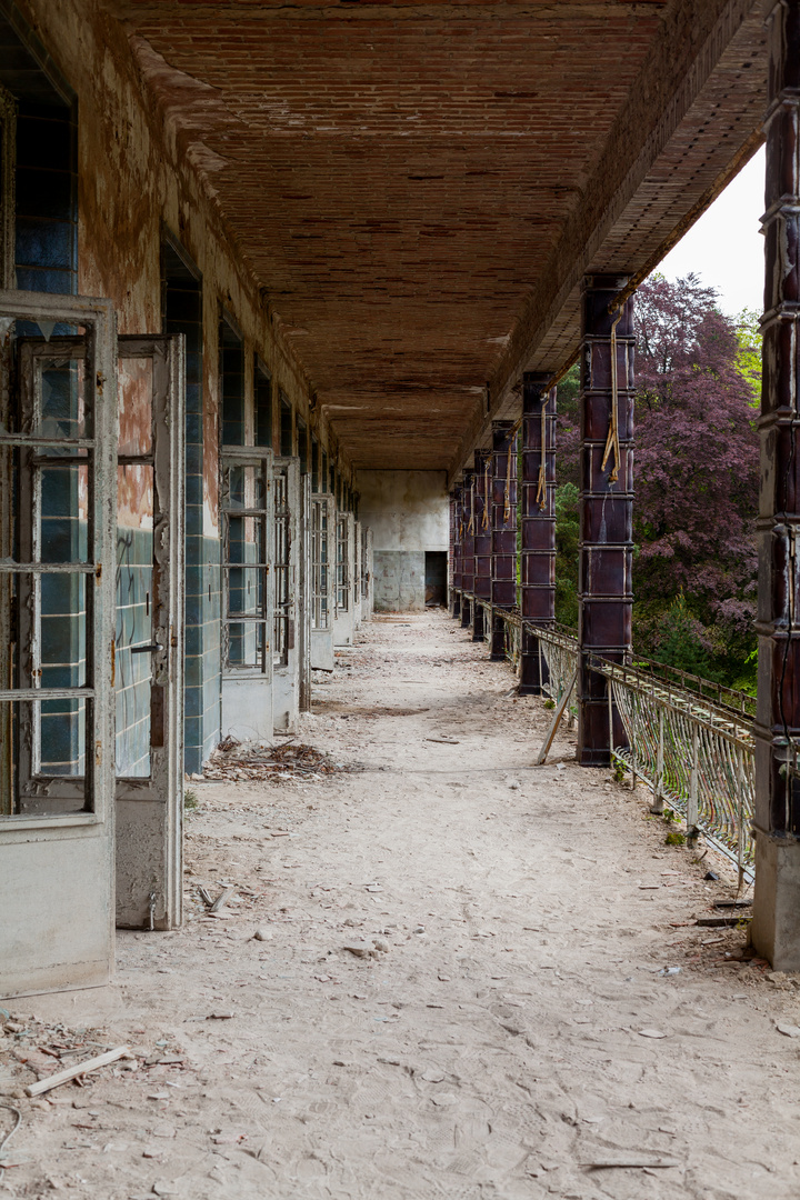 Beelitz Heilstätten - Frauenlungenheilstätte Chirurgie (17)