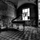 Beelitz - Lost Piano