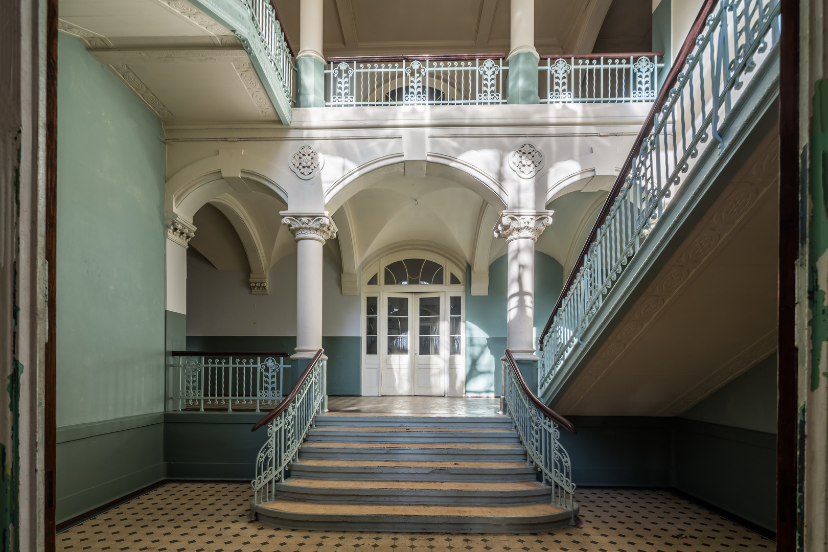 Beelitz: Männerklinik (neu gestrichen) {11}