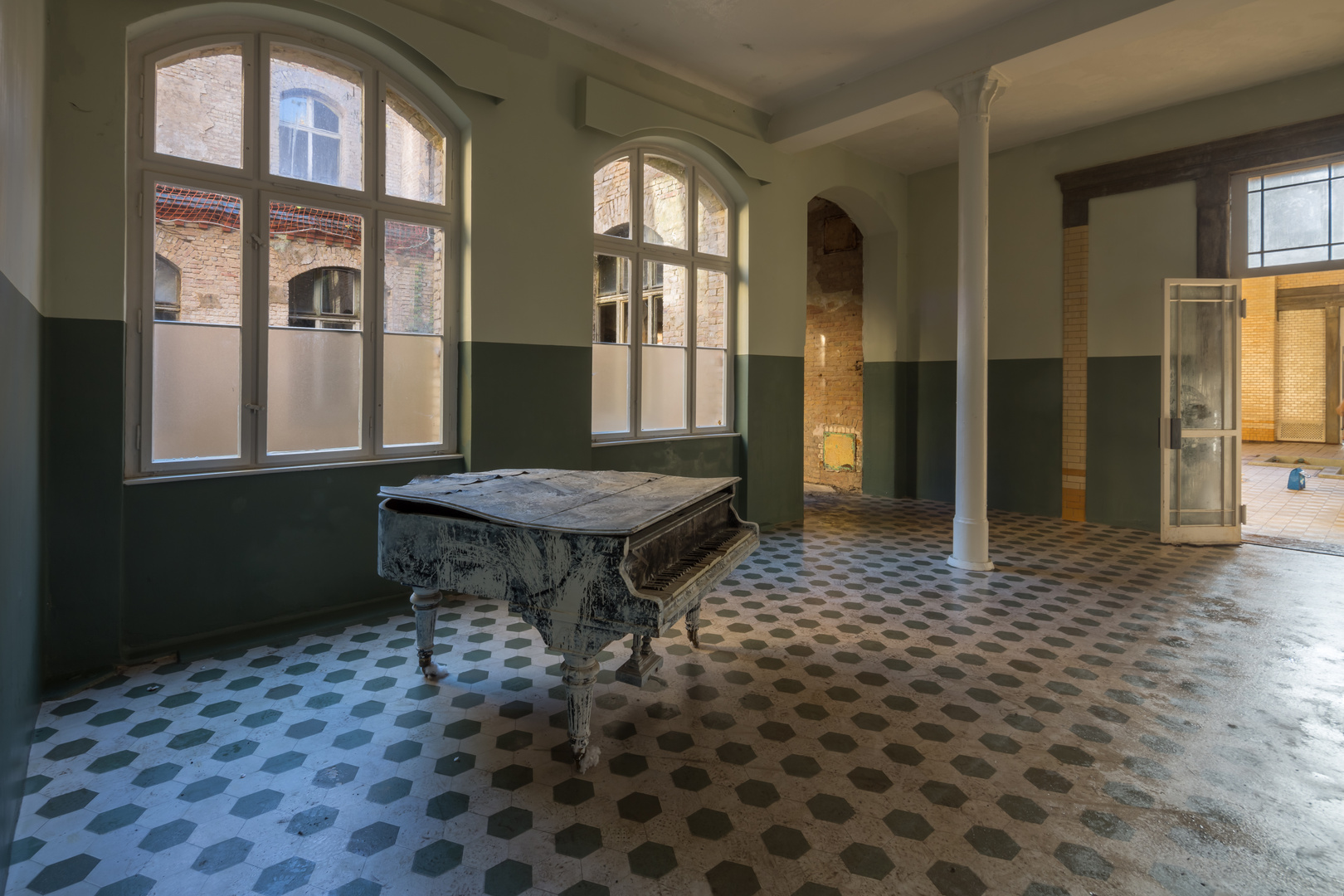 Beelitz: Männerklinik (neu gestrichen) {6}