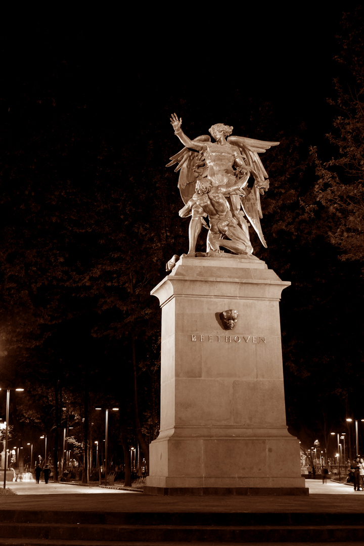 Beethoven en un paraje de la Alameda.