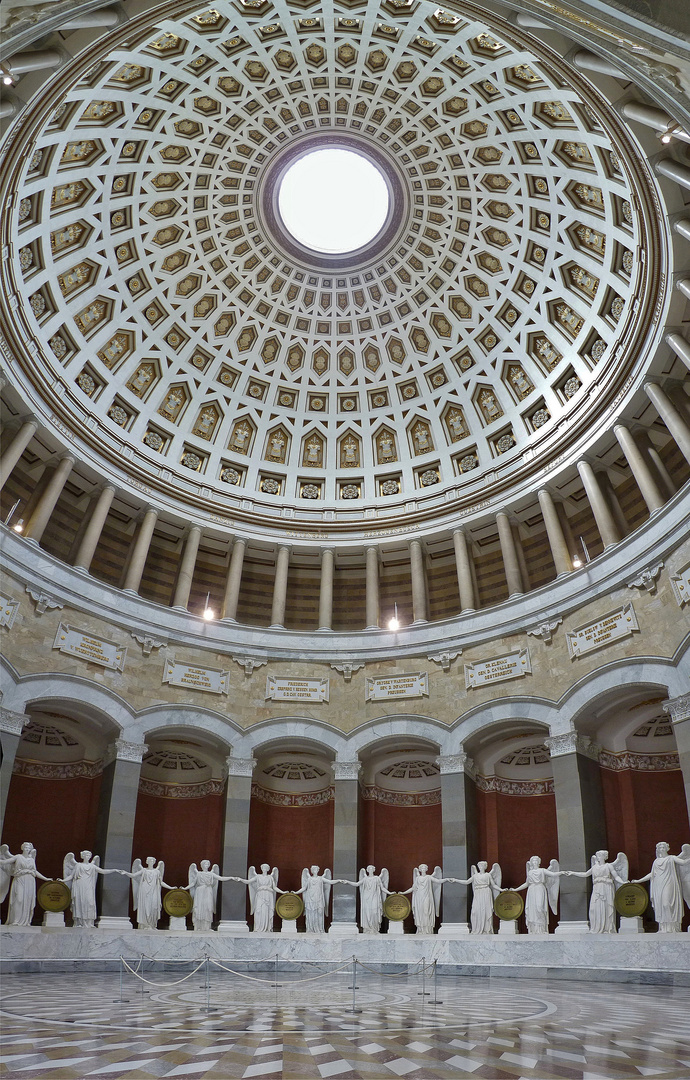 Befreiungshalle in Kelheim (Altmühltal) - vertikal Panorama