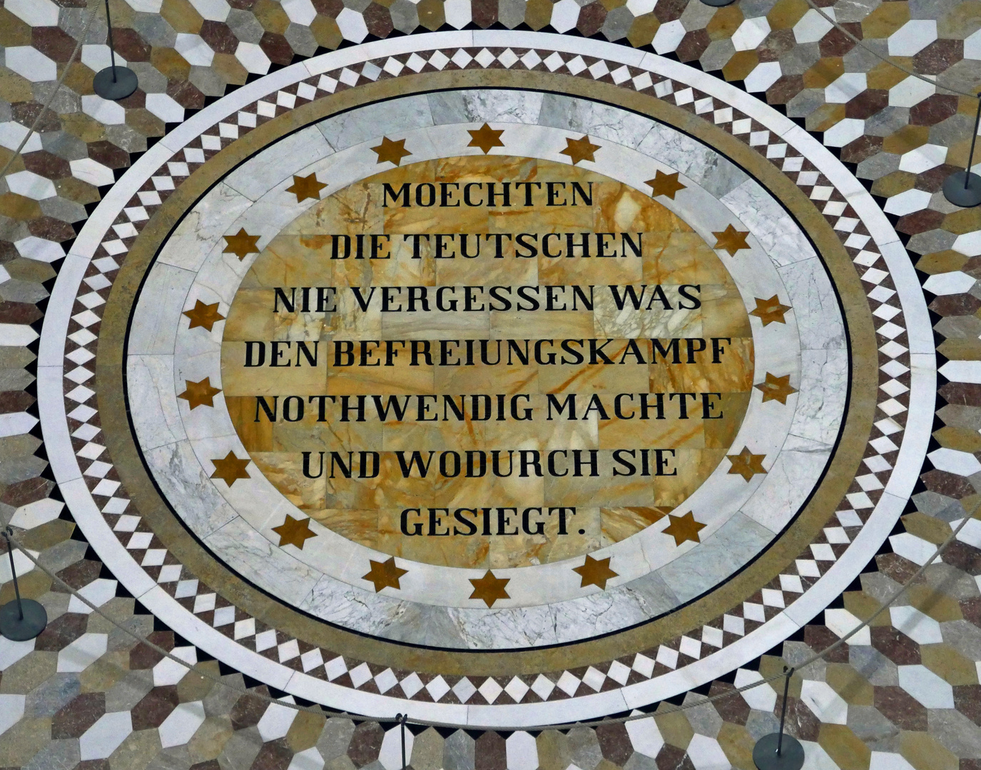 Befreiungshalle Kelheim - Bodeninschrift