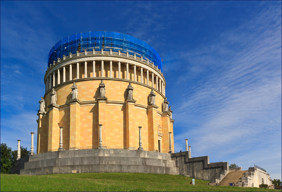 Befreiungshalle mit blauer Krone