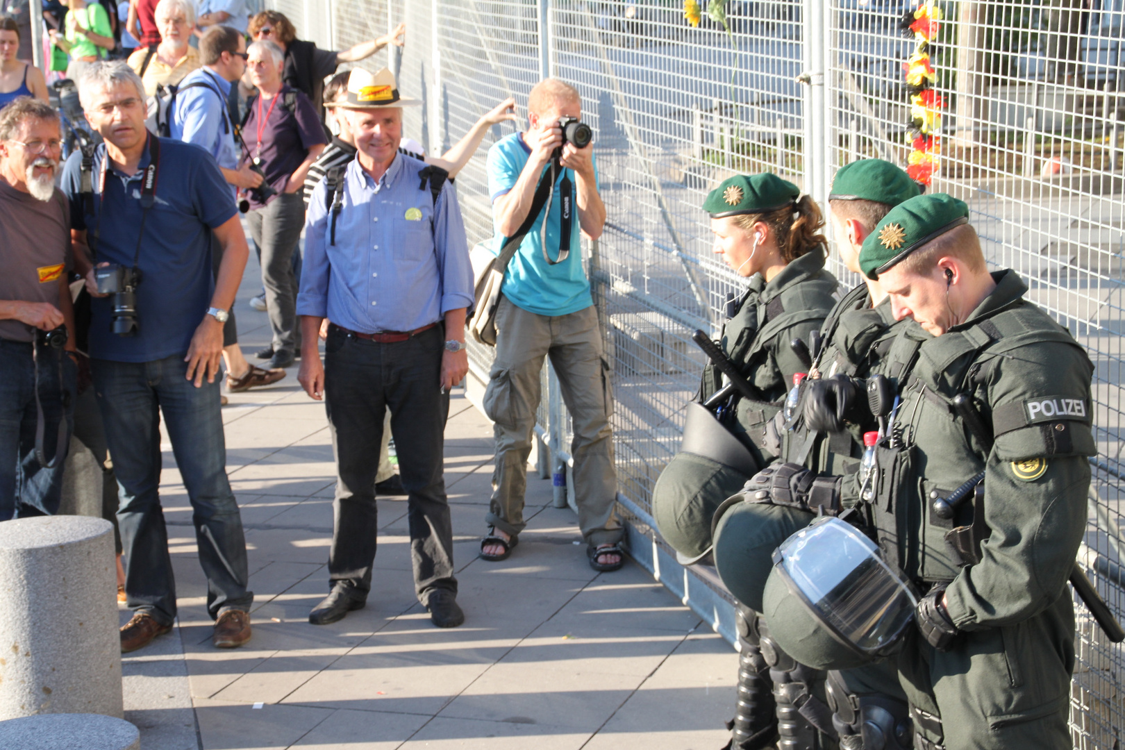 Begegnung am Bauzaun Sa 31.7.10 K21 Stuttgart