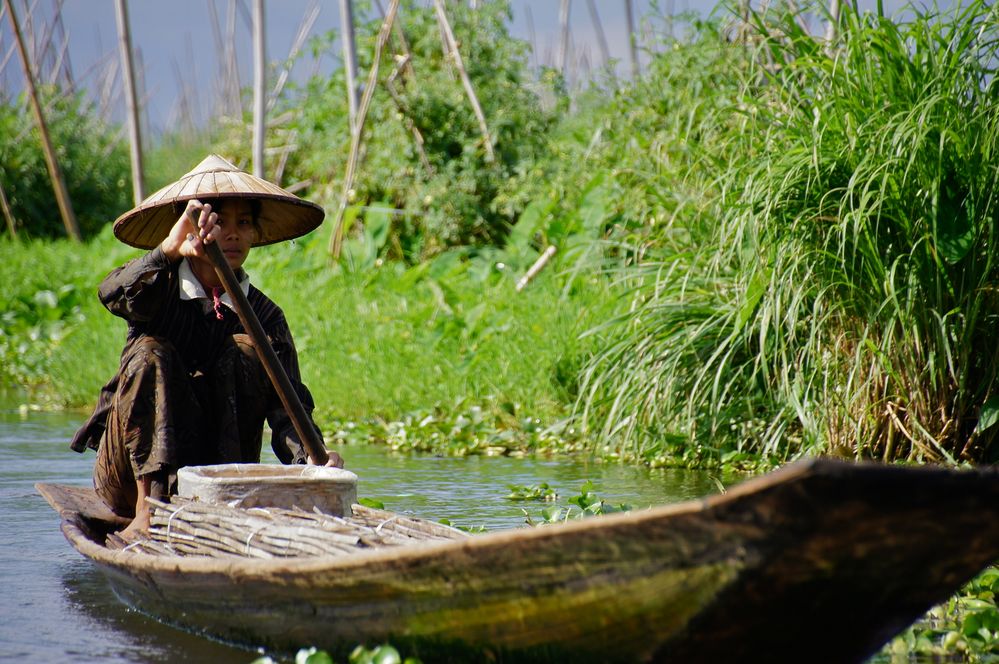 begegnung am wasser, inle see, burma 2011