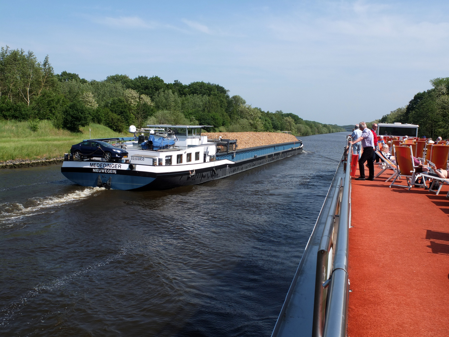 Begegnung auf dem Kanal