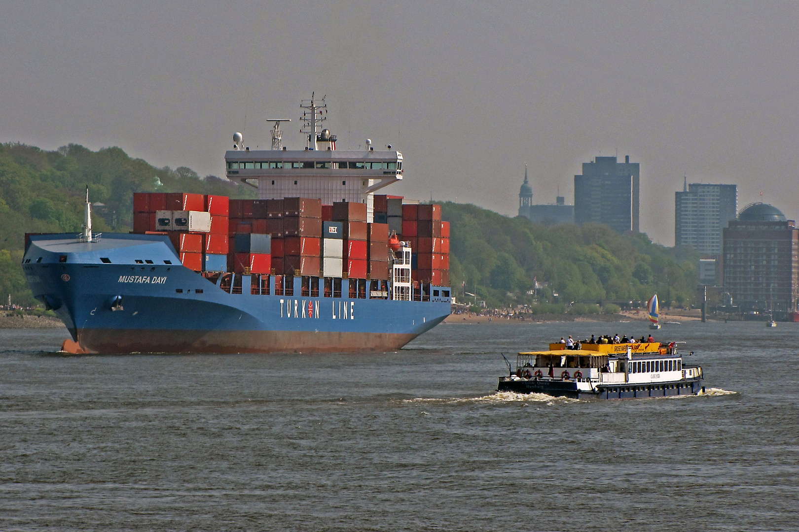 Begegnung auf der Elbe