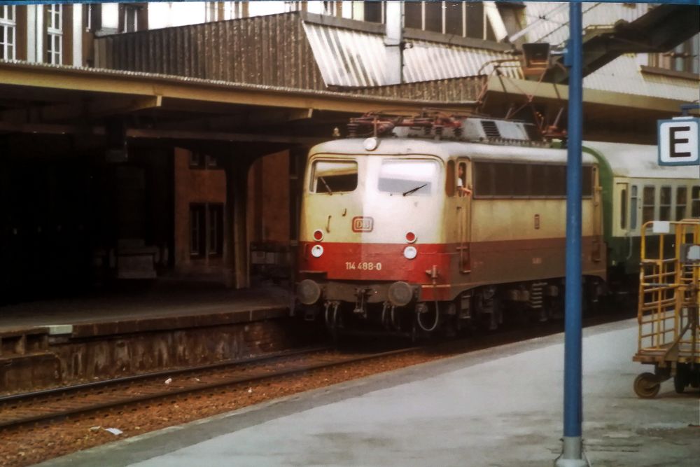 Begegnung im Bahnhof Döppersberg - heute Wuppertal Hbf