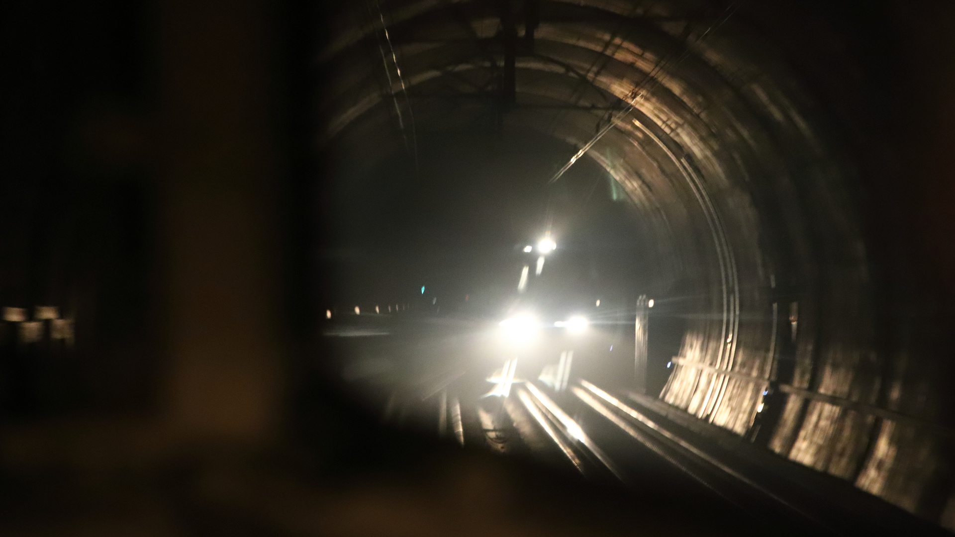 Begegnung im Tunnel